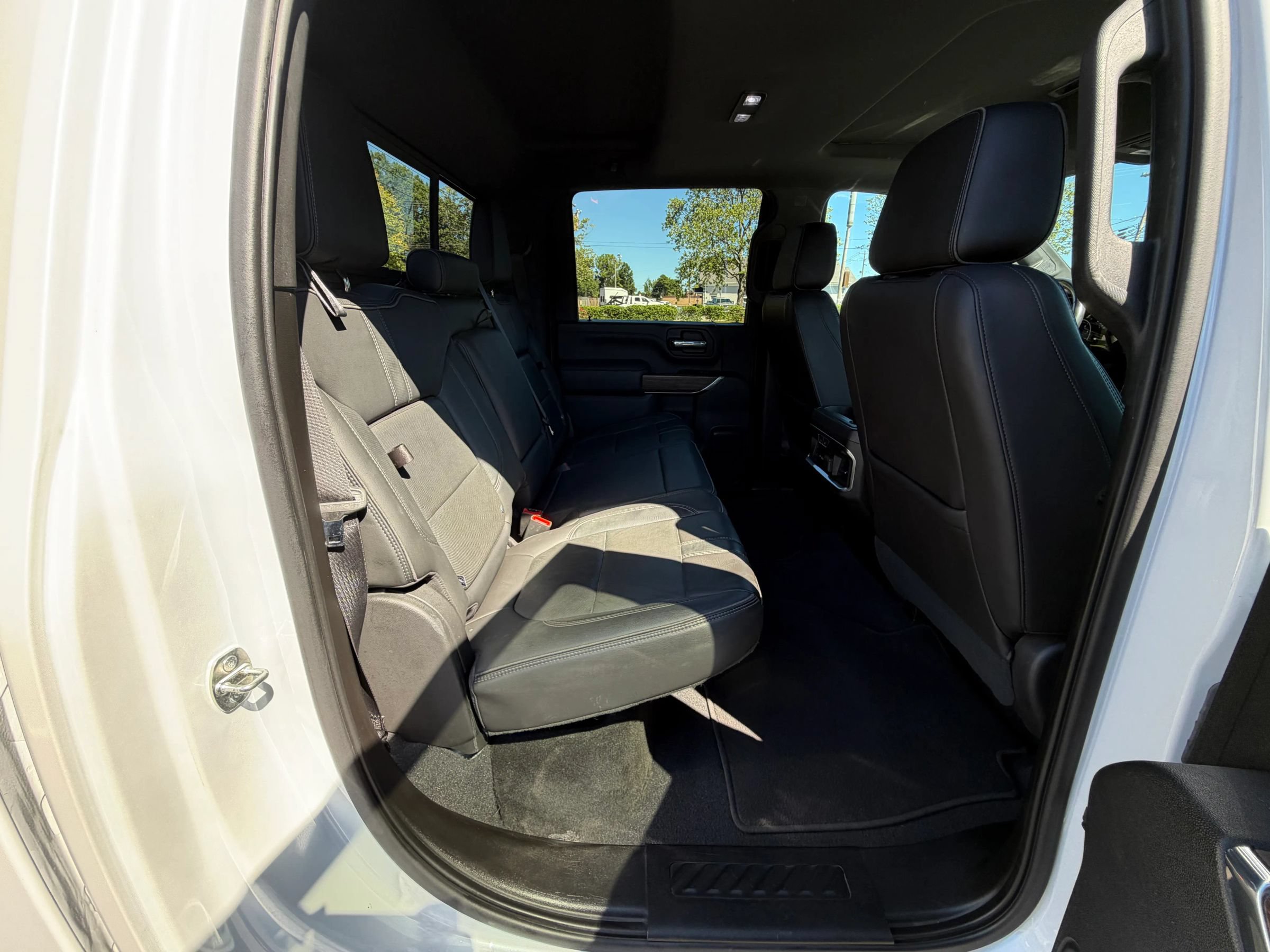 Used 2020 Chevrolet Silverado 2500 High Country w/ Technology Package AWD/4WD image 21