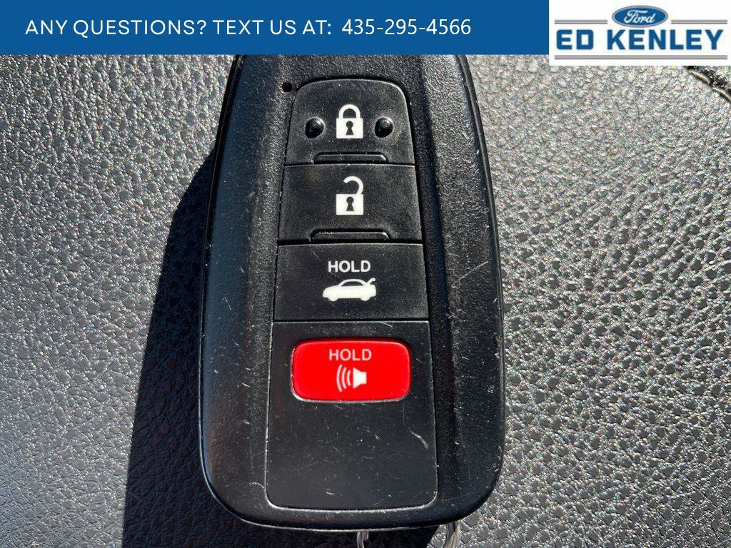 Used 2020 Toyota Camry XSE FWD image 12