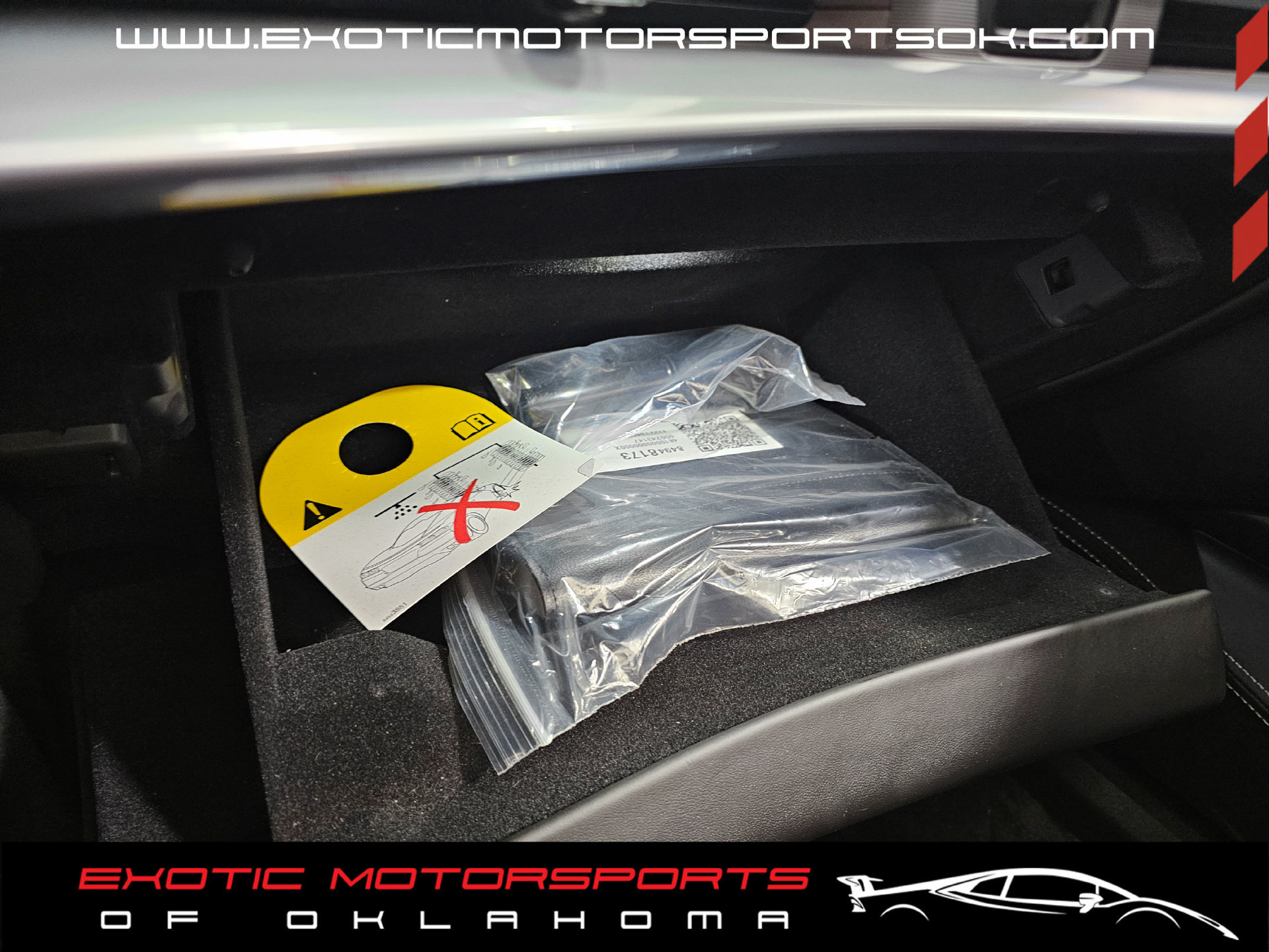 Used 2024 Chevrolet Corvette Stingray Premium Conv w/ Z51 Performance Package RWD image 34