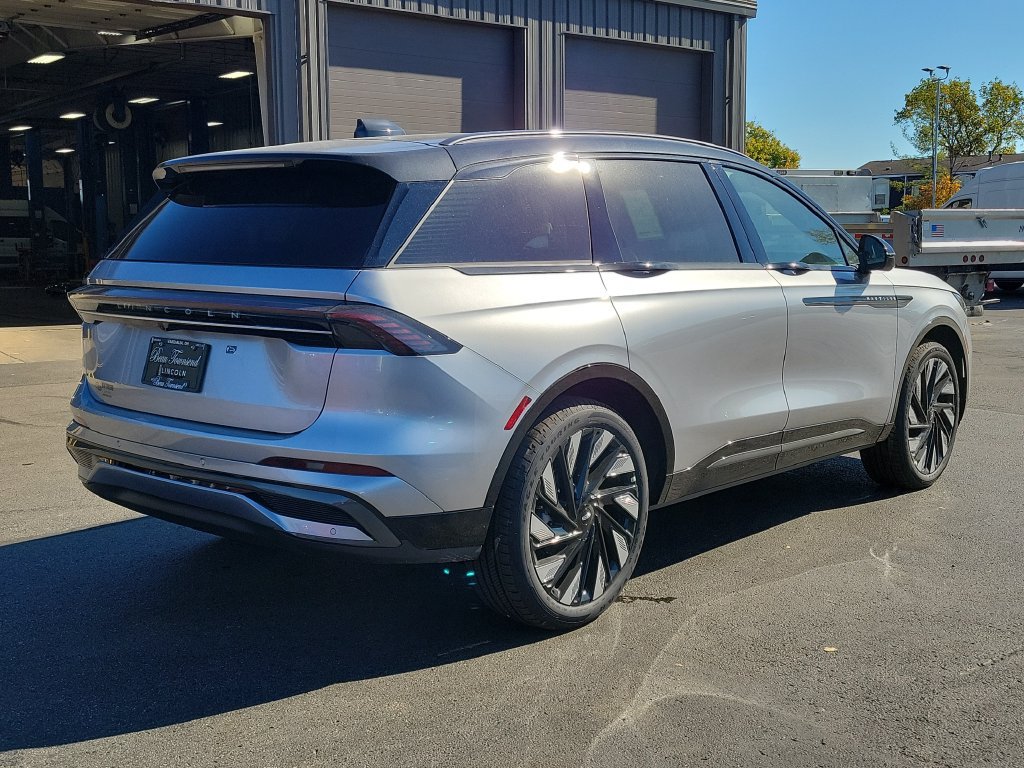 New 2026 Lincoln Nautilus Reserve AWD/4WD image 4