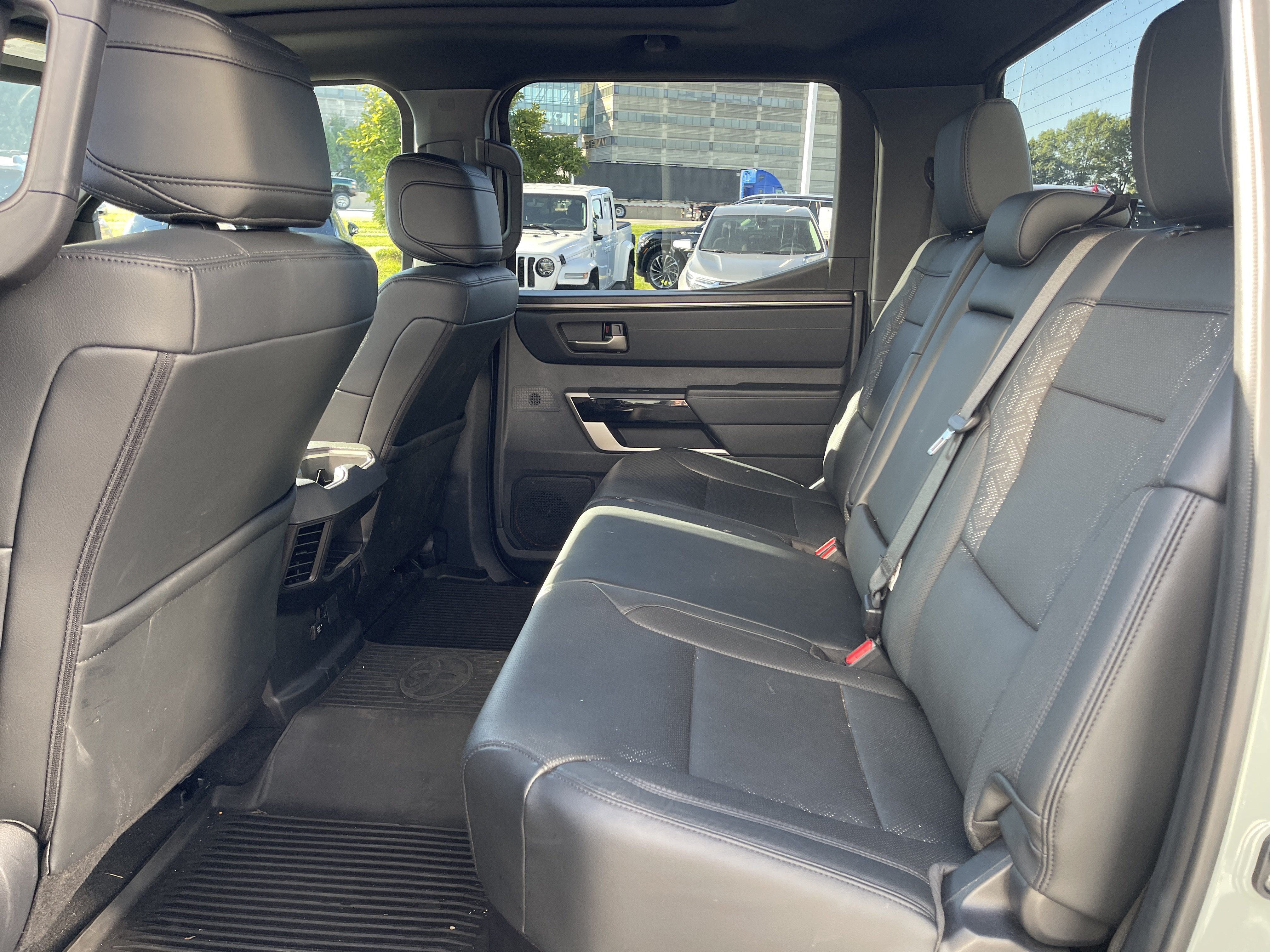 Used 2025 Toyota Tundra Limited AWD/4WD image 8