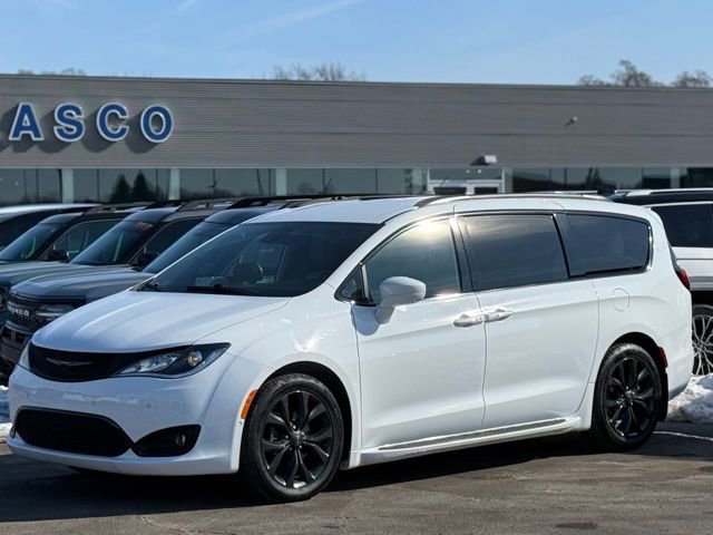 Used 2020 Chrysler Pacifica Touring w/ Advanced Safetytec Group image 26