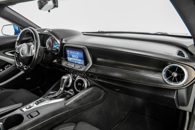 Used 2021 Chevrolet Camaro LT w/ Technology Package RWD image 10