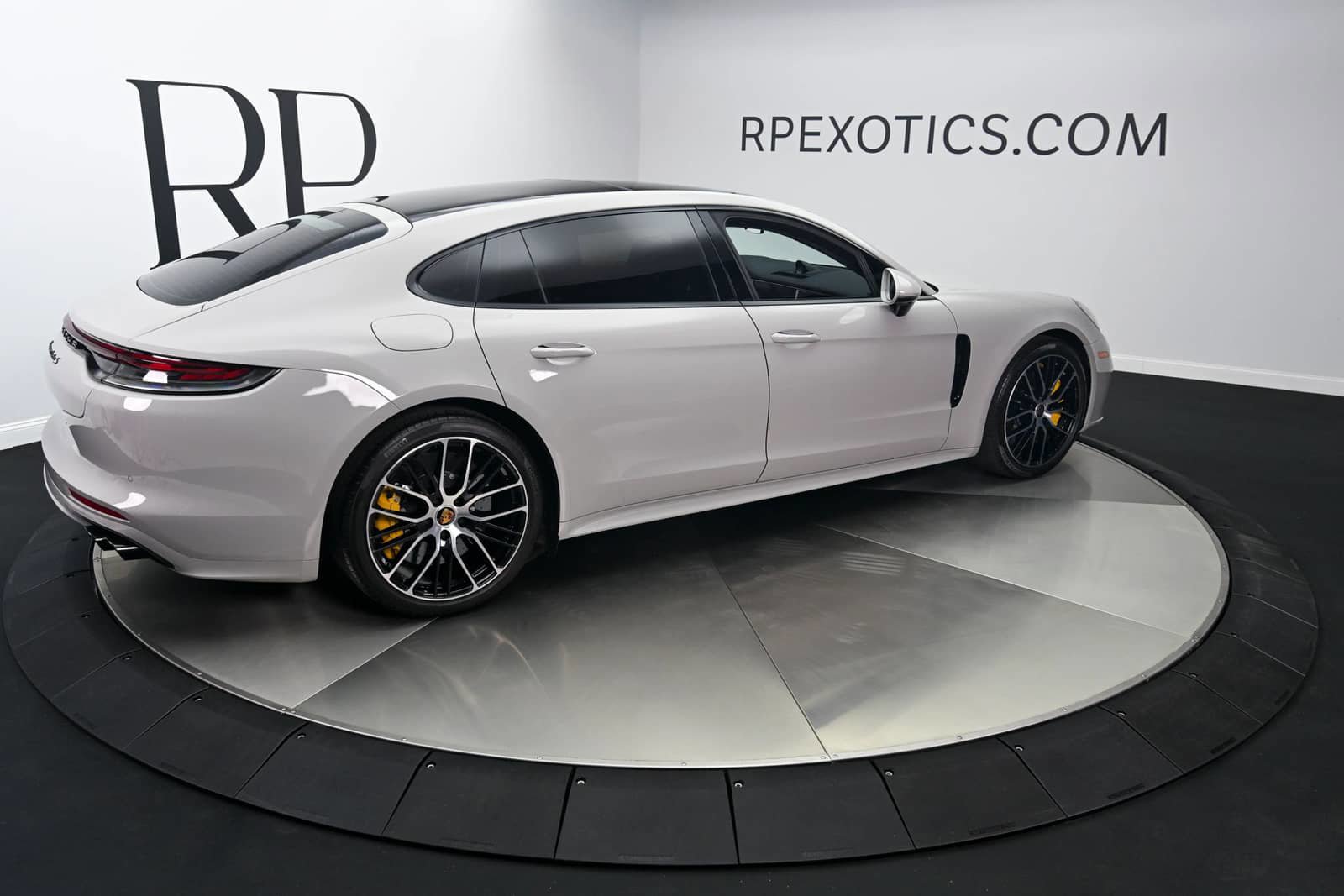 Used 2023 Porsche Panamera Turbo S Executive AWD/4WD image 13