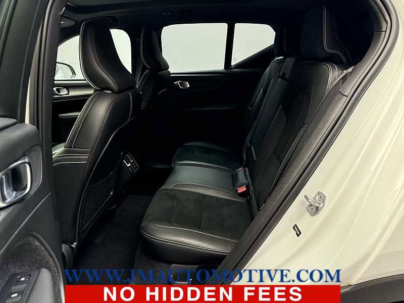 Used 2020 Volvo XC40 T5 R-Design image 14