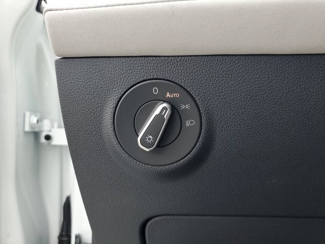 New 2026 Volkswagen Taos SE FWD image 28