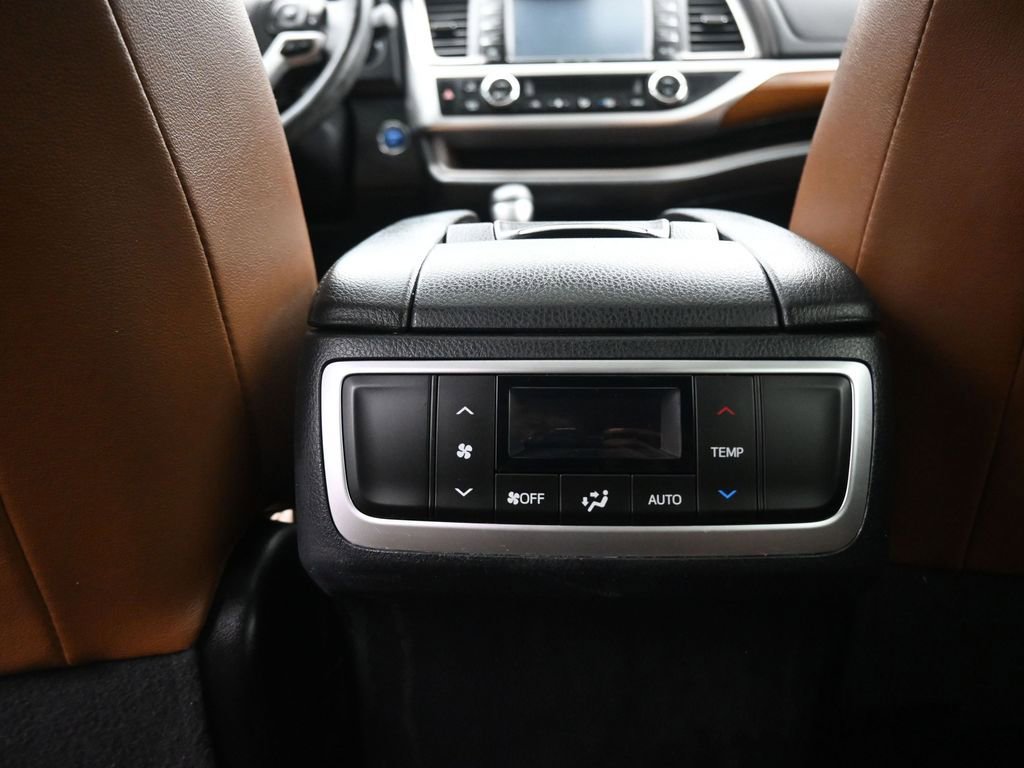Used 2017 Toyota Highlander Limited w/ Protection Package #3 image 38