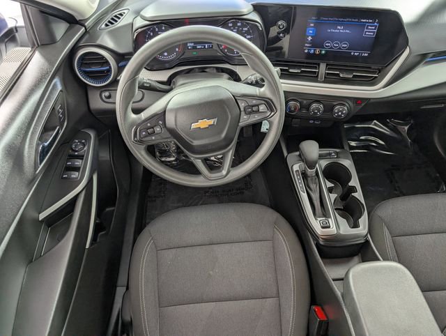 Certified 2025 Chevrolet Trax LS image 19