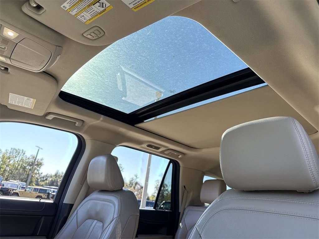 Used 2023 Ford Expedition Max Limited image 15