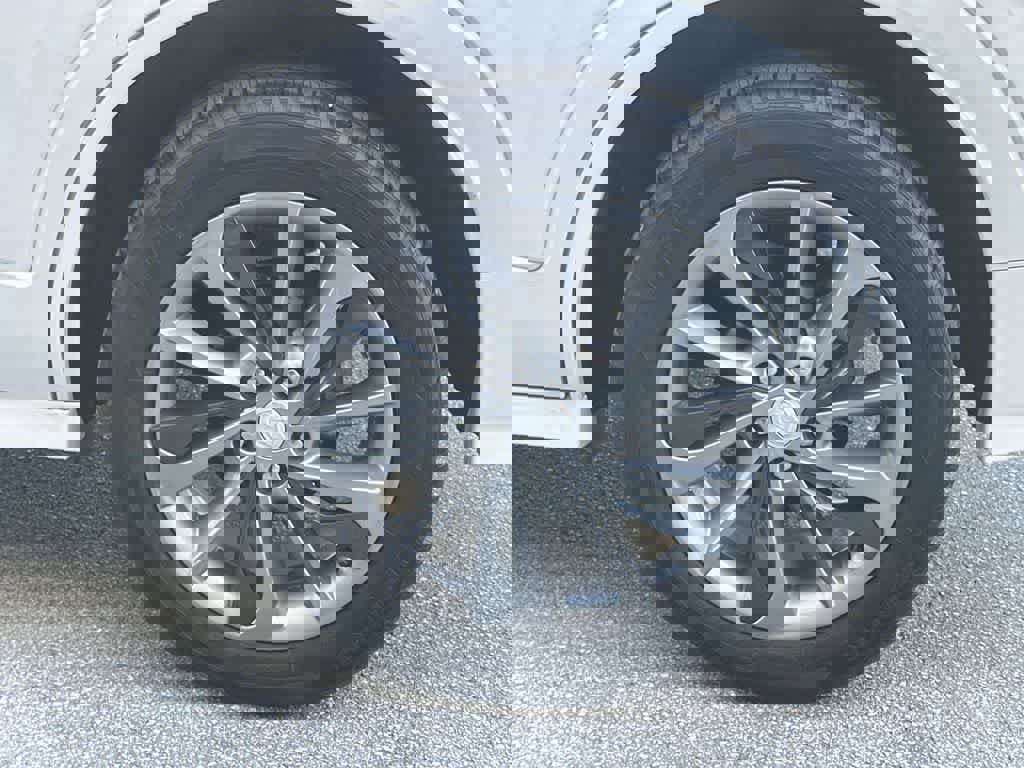 Used 2023 Buick Encore GX Select w/ Sport Touring Package image 11