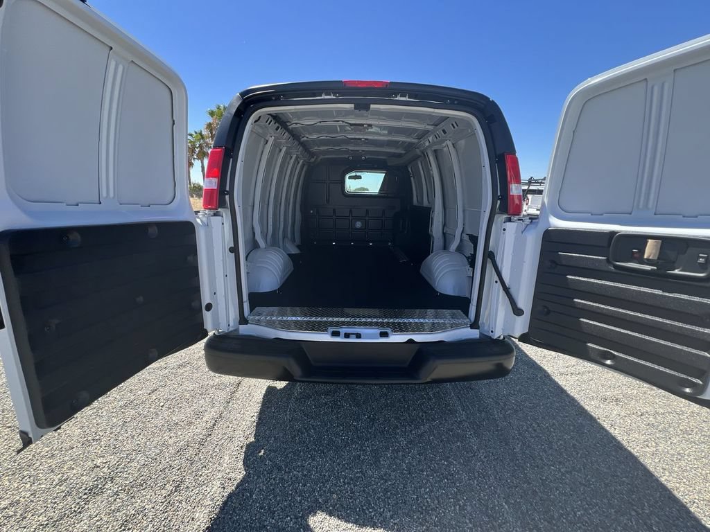 New 2026 Chevrolet Express 2500 w/ Driver Convenience Package RWD image 22