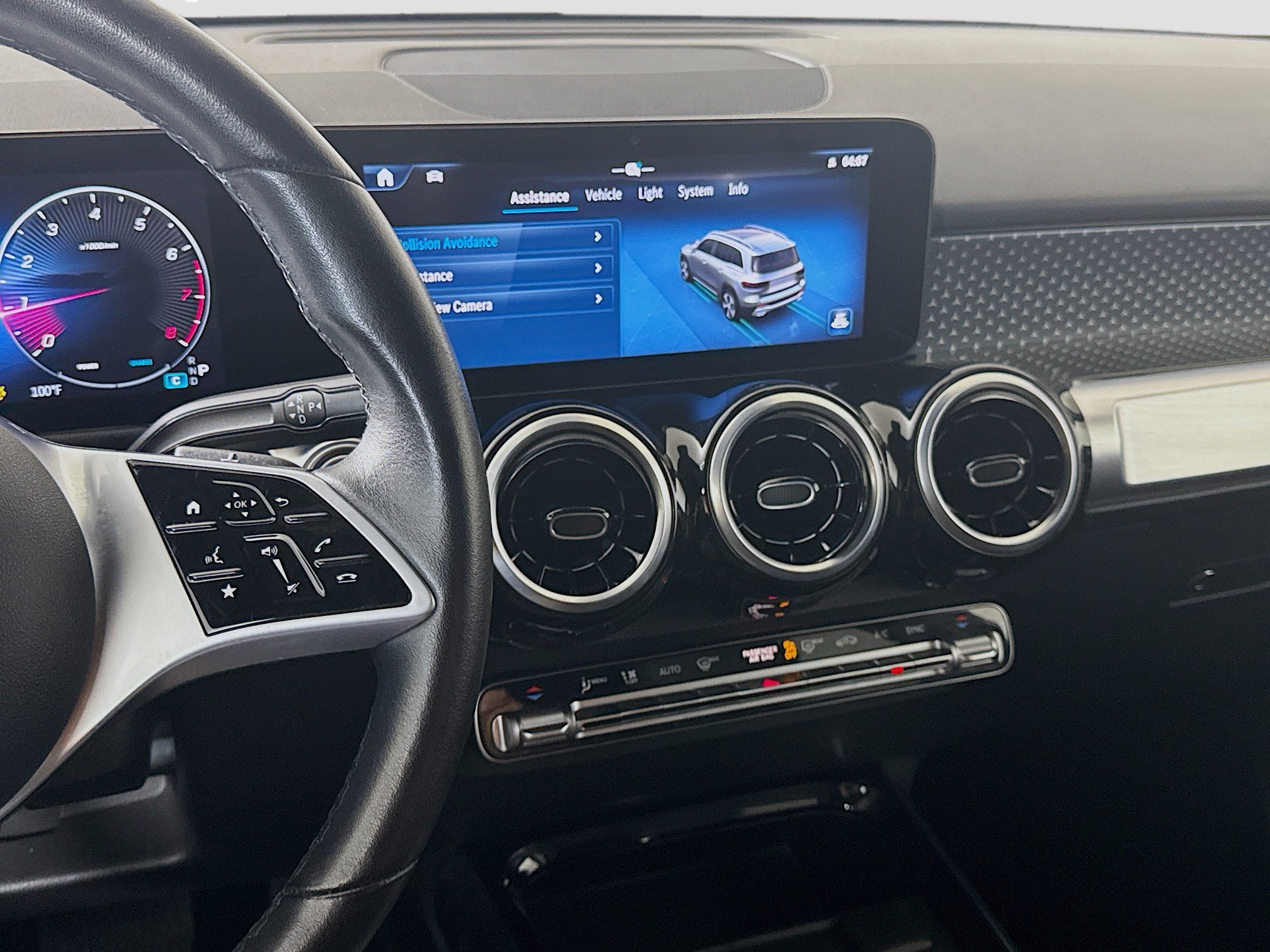 Used 2025 Mercedes-Benz GLB 250 image 18