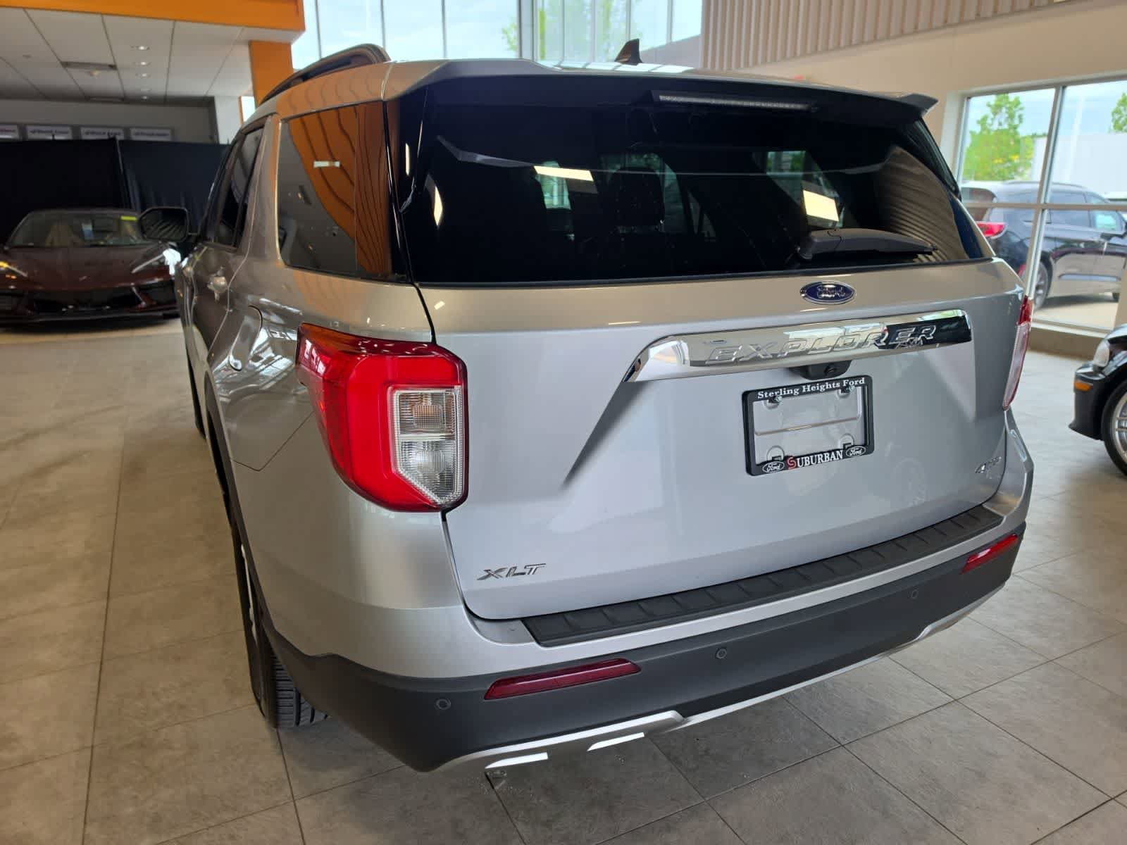 Used 2023 Ford Explorer XLT w/ Equipment Group 202A AWD/4WD image 10