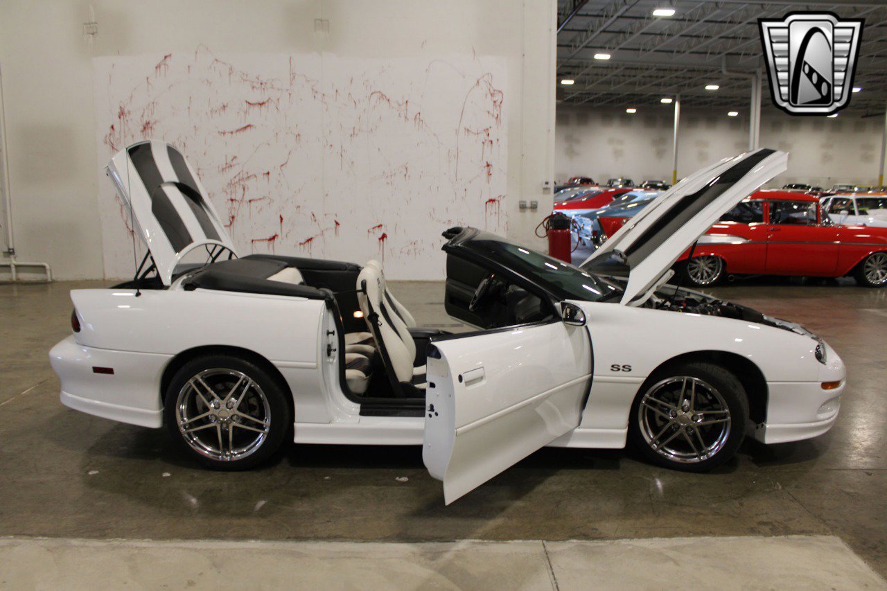 Used 2001 Chevrolet Camaro Z28 w/ SS Performance/Appearance Pkg image 22