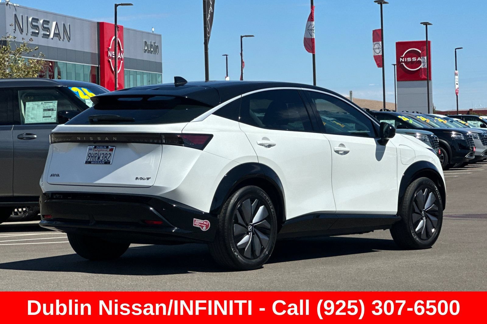 Used 2023 Nissan Ariya FWD image 4