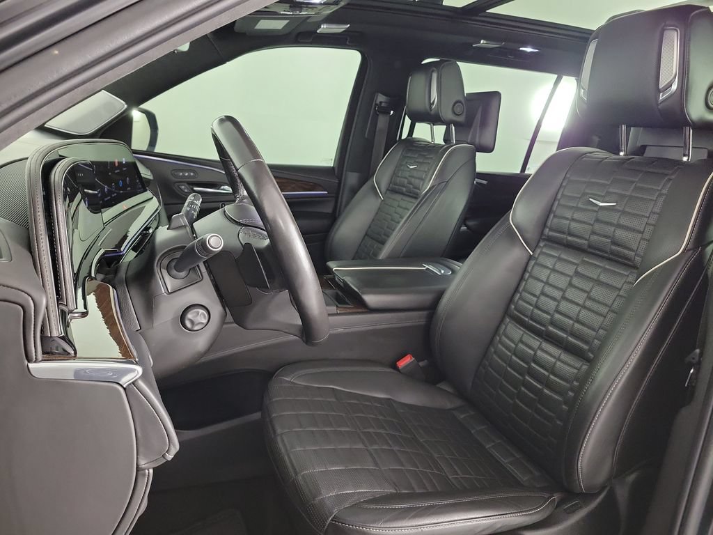 Certified 2022 Cadillac Escalade ESV Premium Luxury Platinum AWD/4WD image 17