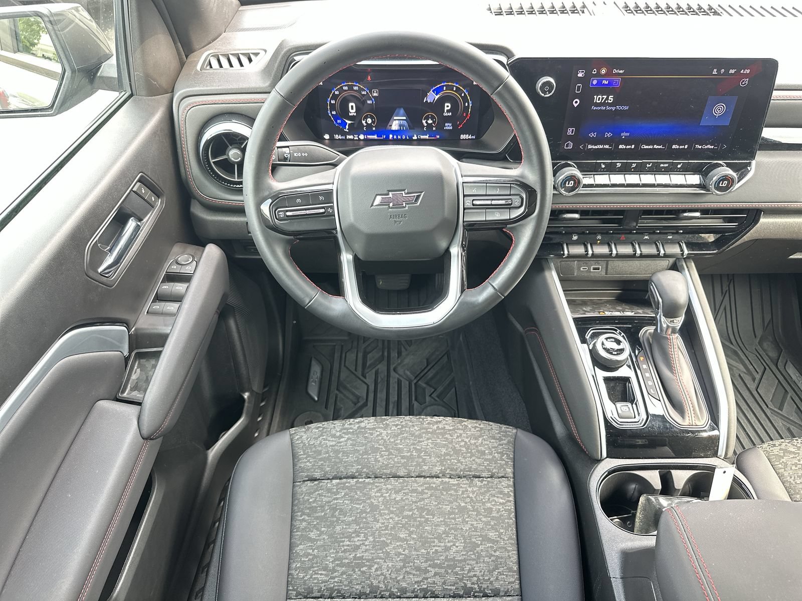 Used 2025 Chevrolet Colorado Z71 AWD/4WD image 17