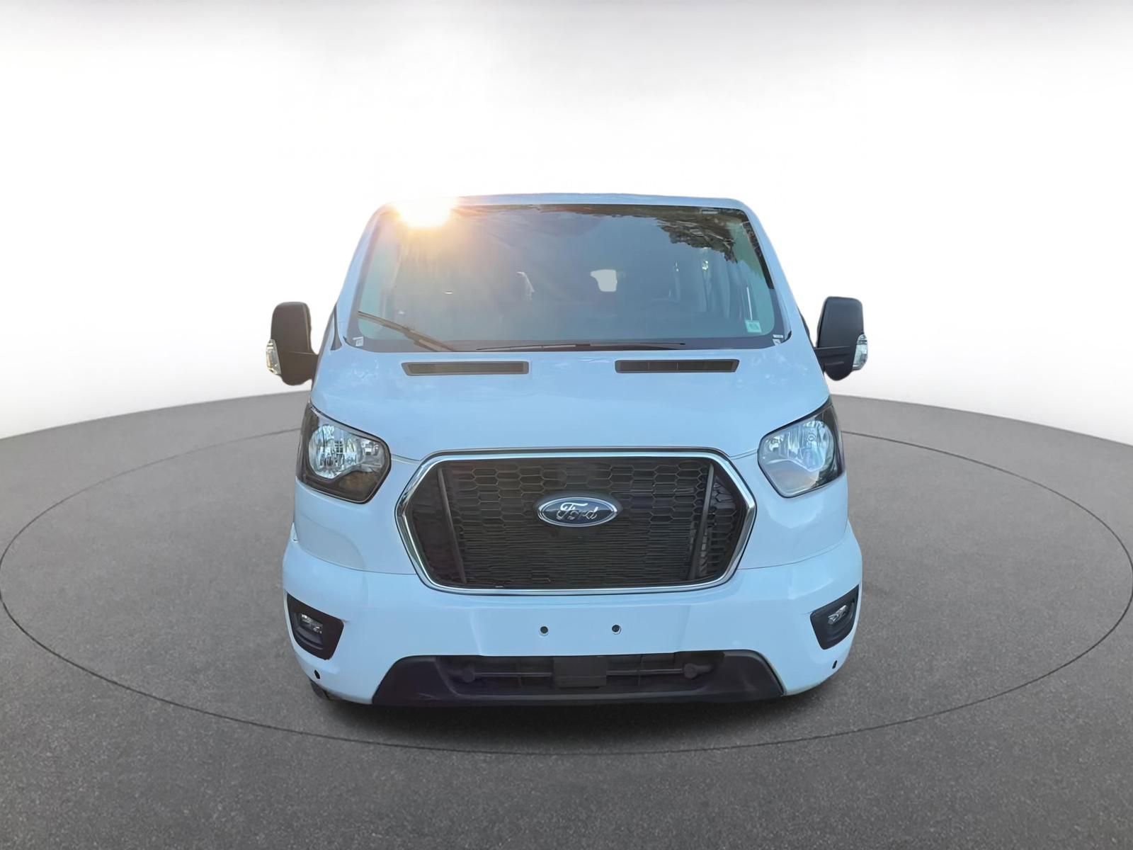 Used 2024 Ford Transit 350 XLT image 4