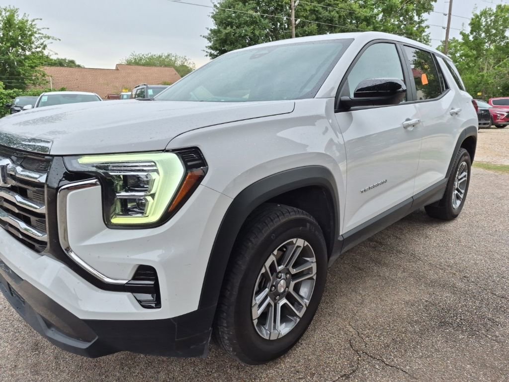 Used 2025 GMC Terrain Elevation AWD/4WD image 1