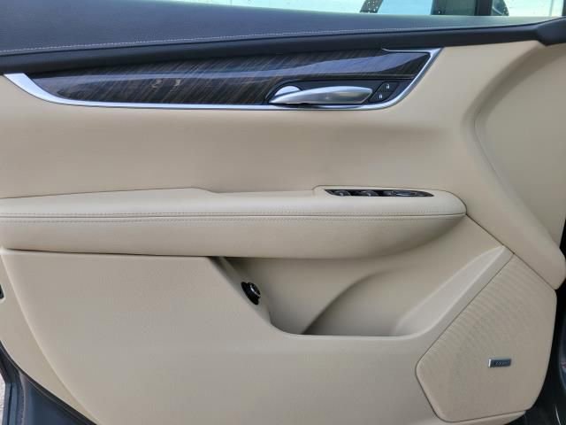 Used 2019 Cadillac XT5 AWD image 17