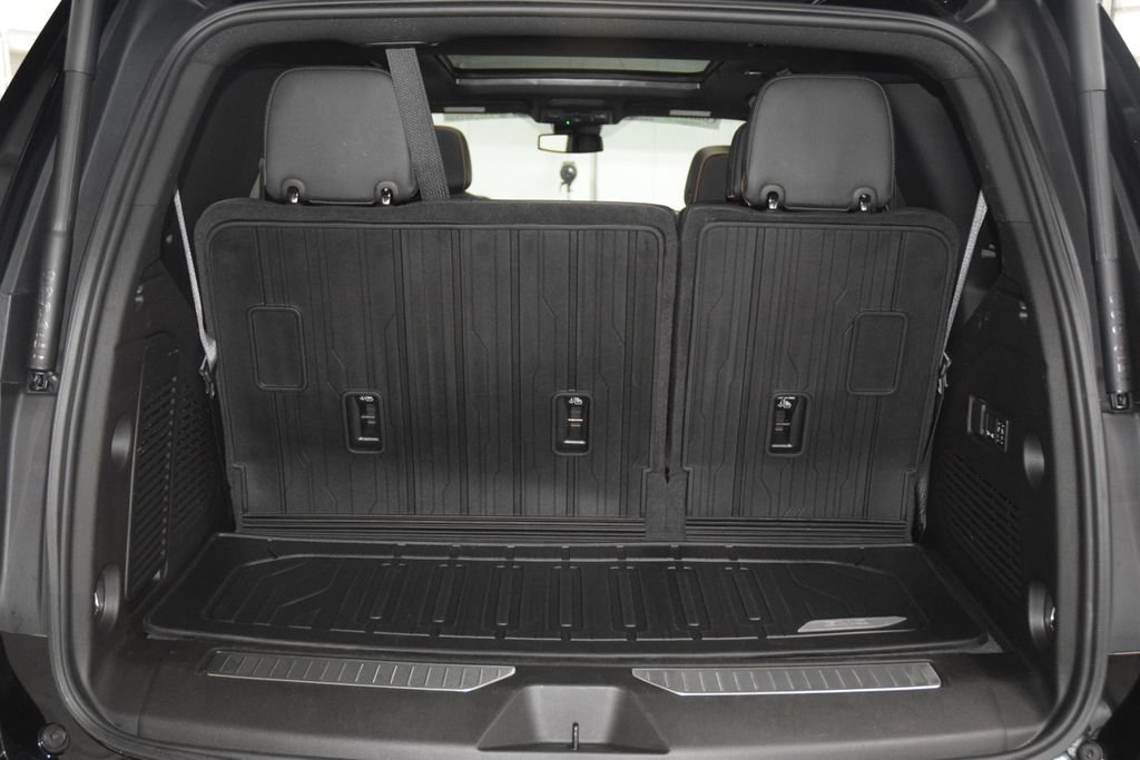 Used 2024 GMC Yukon AT4 AWD/4WD image 27