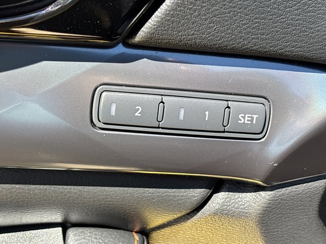 Used 2023 Nissan Maxima SR w/ Sport Mat Group FWD image 20