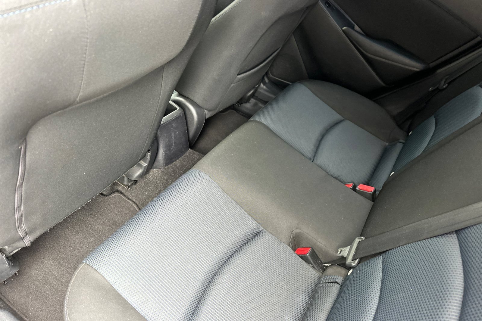 Used 2019 Toyota Yaris LE FWD image 12