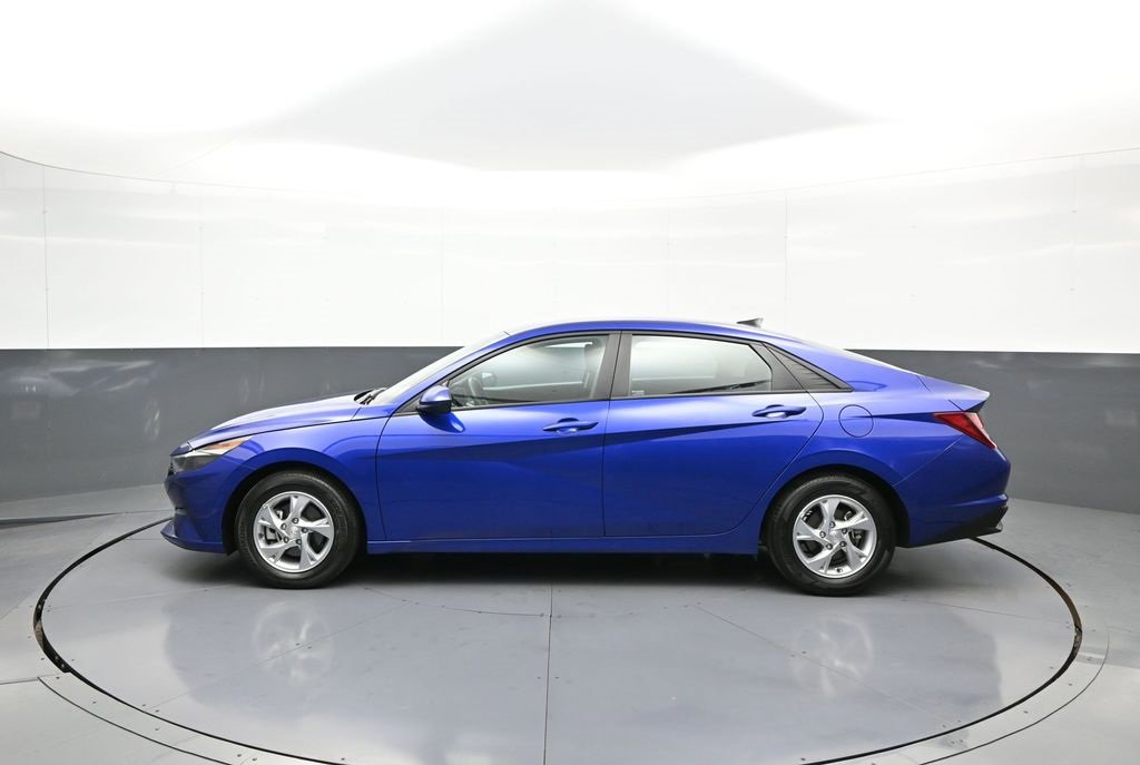 Certified 2023 Hyundai Elantra SE w/ Cargo Package image 9