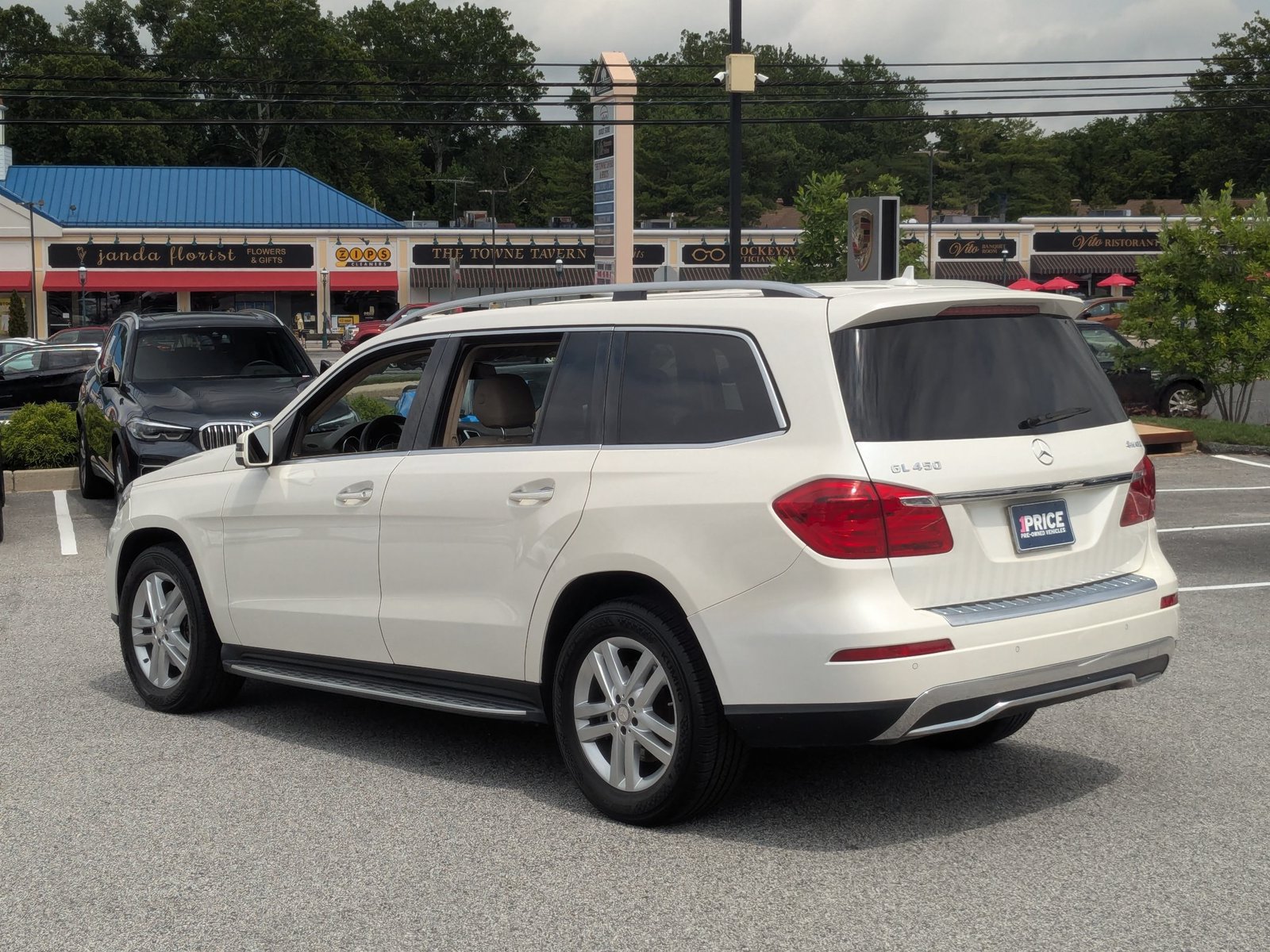 Used 2014 Mercedes-Benz GL 450 4MATIC image 3