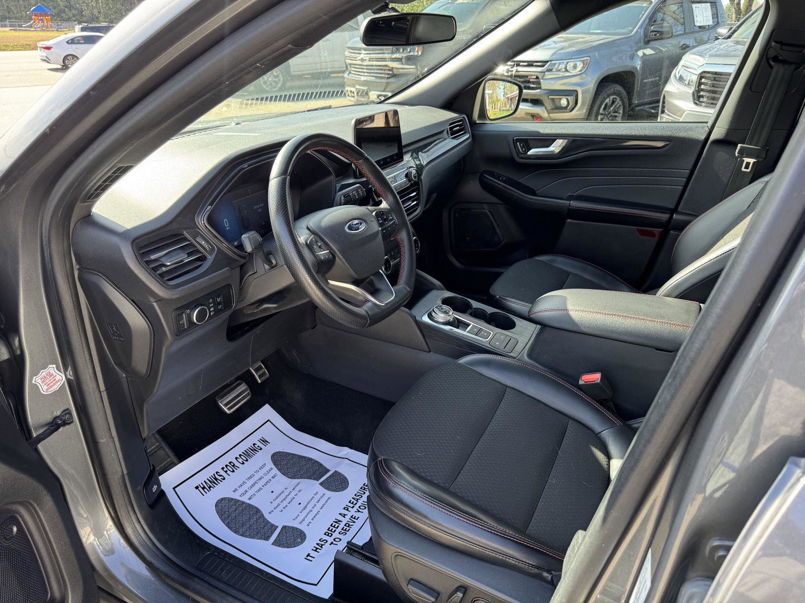 Used 2024 Ford Escape ST-Line image 2