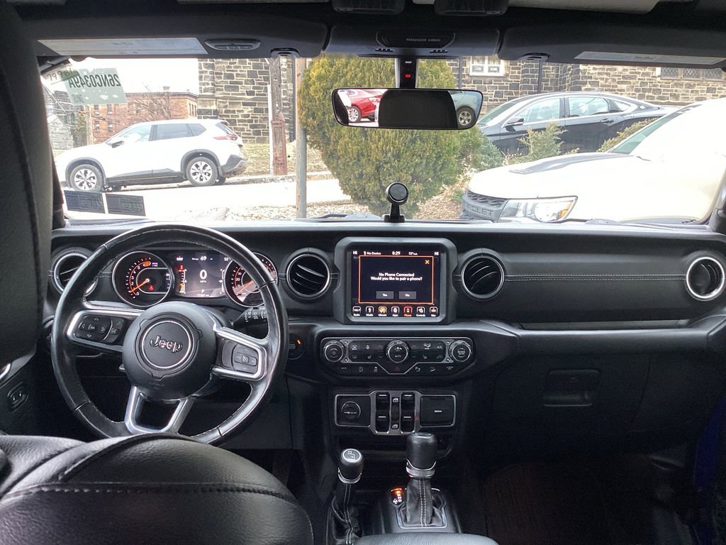 Used 2018 Jeep Wrangler Unlimited Sahara image 32