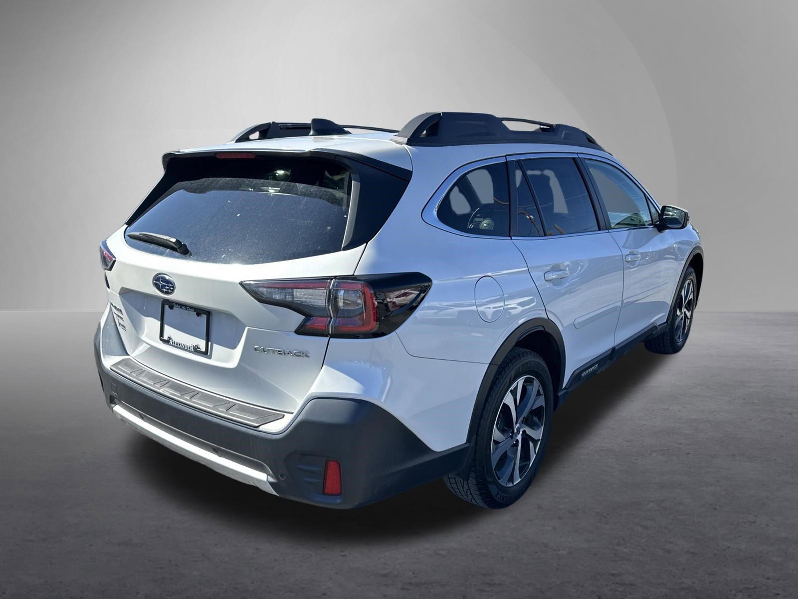 Used 2022 Subaru Outback Limited w/ Popular Package #2 AWD/4WD image 3