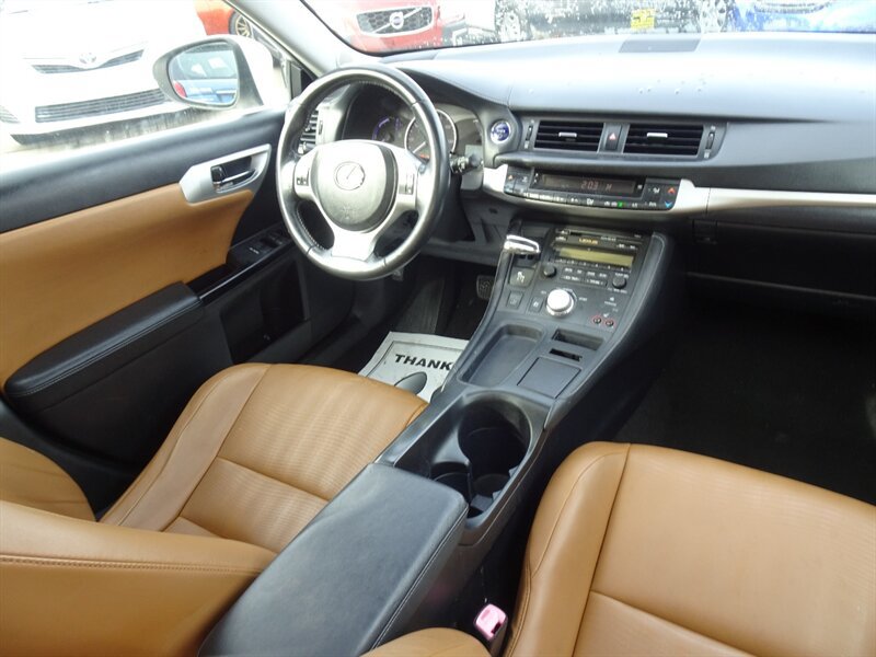 Used 2011 Lexus CT 200h Premium w/ Premium Audio Pkg FWD image 13
