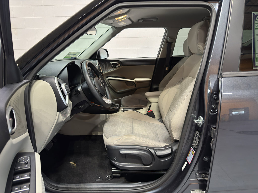Used 2020 Kia Soul S FWD image 13