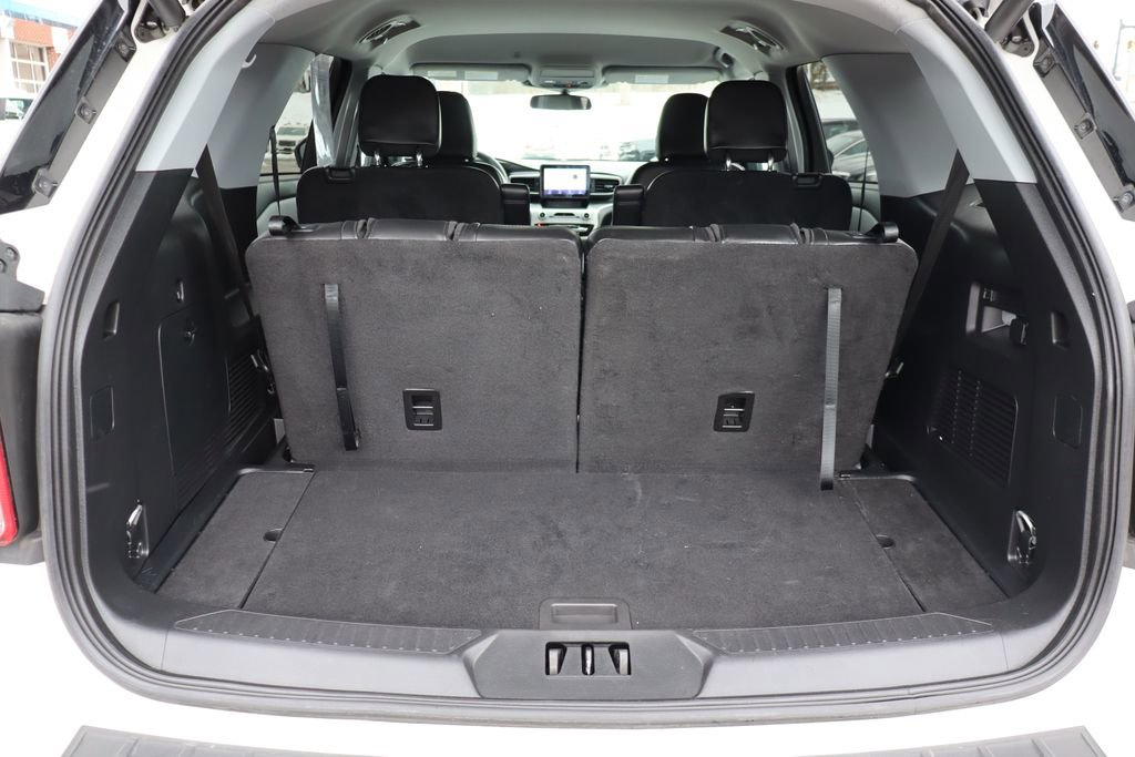 Used 2023 Ford Explorer XLT w/ Equipment Group 202A image 34