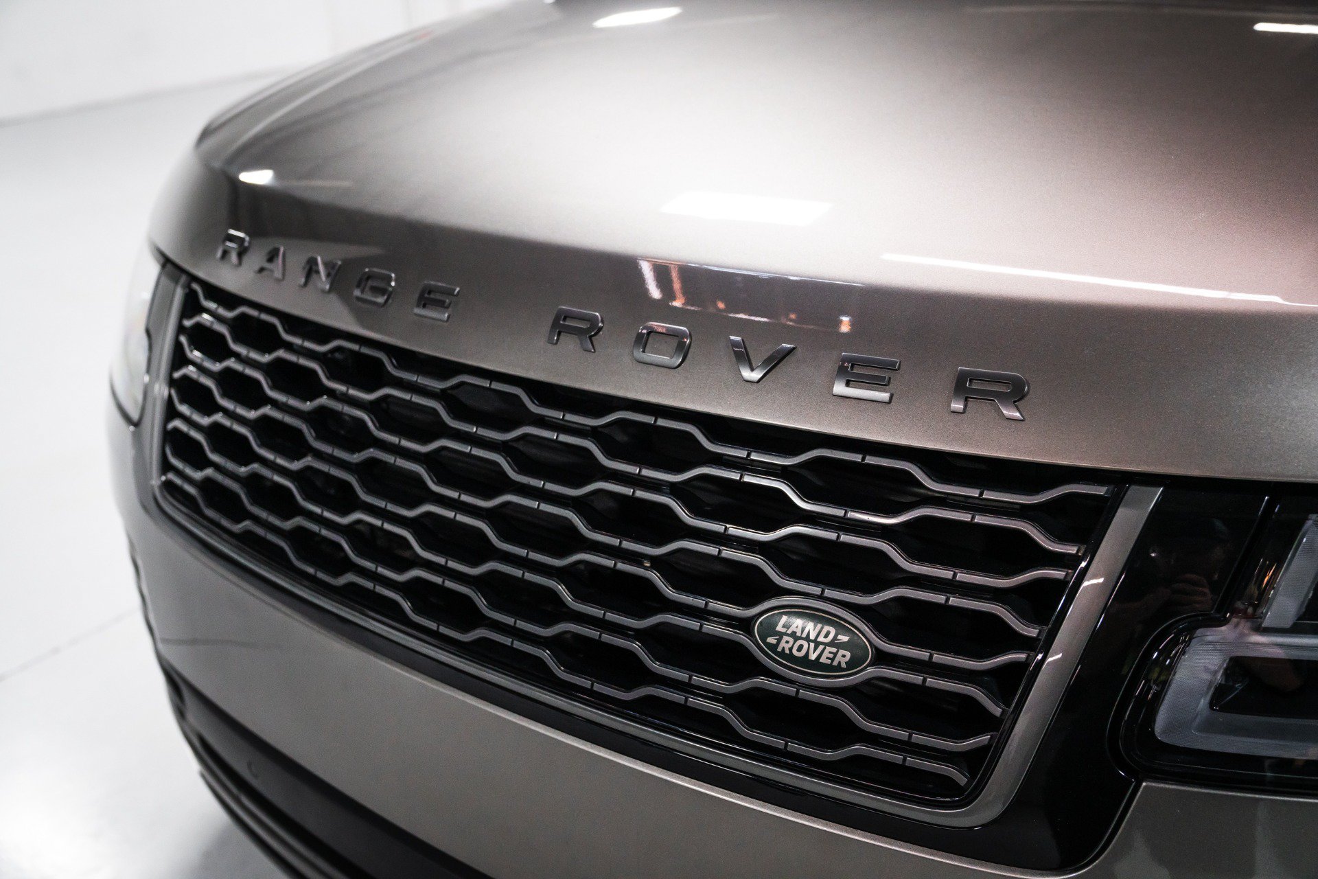 Used 2018 Land Rover Range Rover HSE AWD/4WD image 13