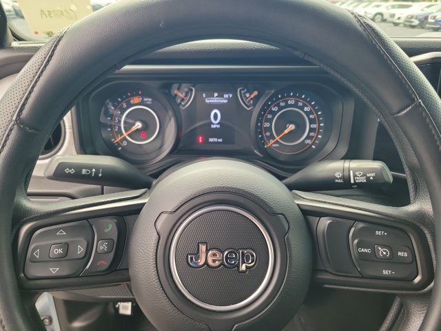 Used 2025 Jeep Wrangler Sport AWD/4WD image 19