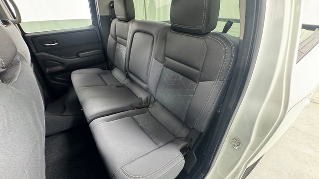 Used 2025 Nissan Frontier SV AWD/4WD image 12