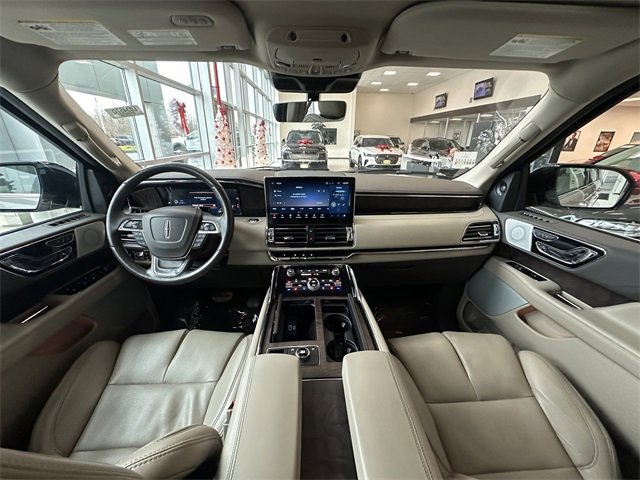 Certified 2022 Lincoln Navigator Reserve image 3