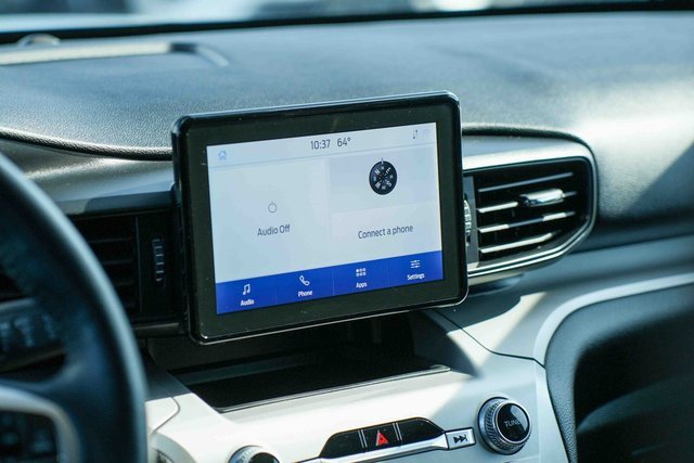 Used 2023 Ford Explorer XLT image 29