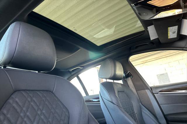 Used 2023 BMW 530i w/ Convenience Package image 15