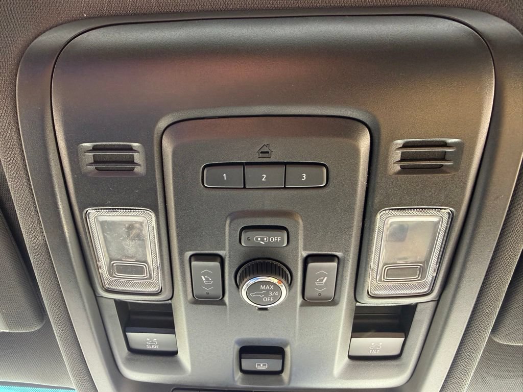 Used 2021 Chevrolet Tahoe Z71 w/ Z71 Off-Road Package AWD/4WD image 34