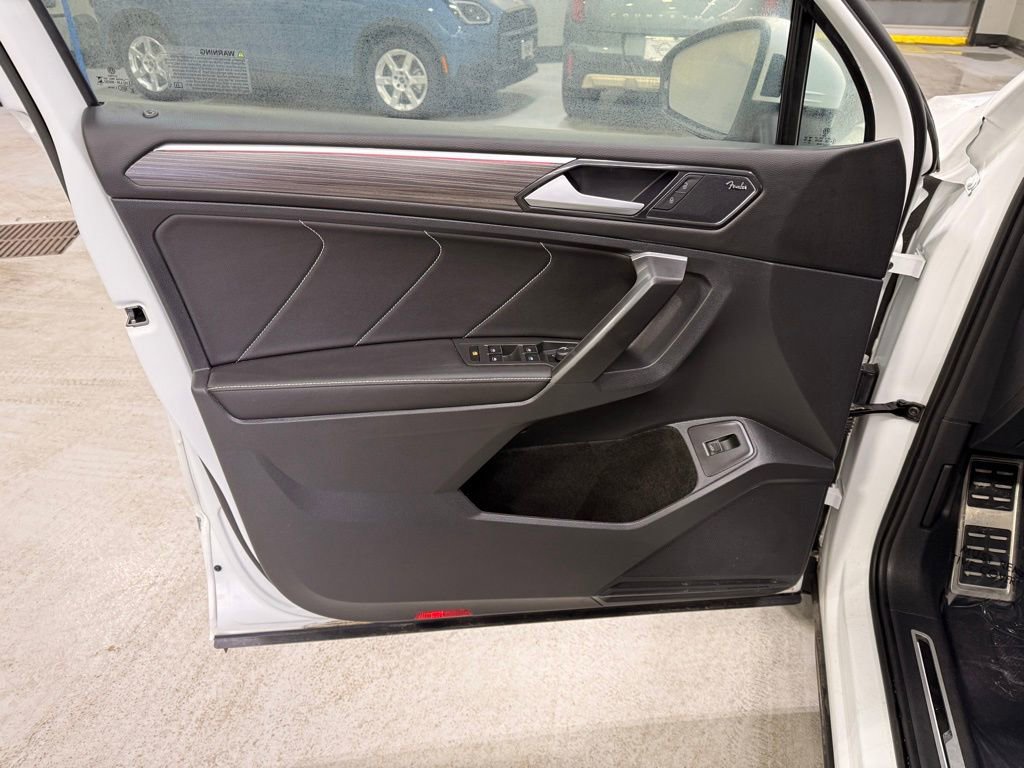 Used 2024 Volkswagen Tiguan SEL R-Line image 10
