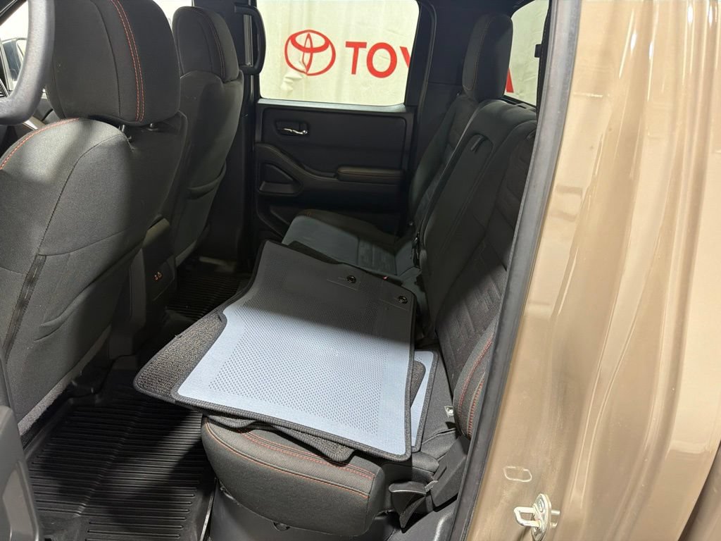Used 2022 Nissan Frontier PRO-4X w/ Technology Package AWD/4WD image 17