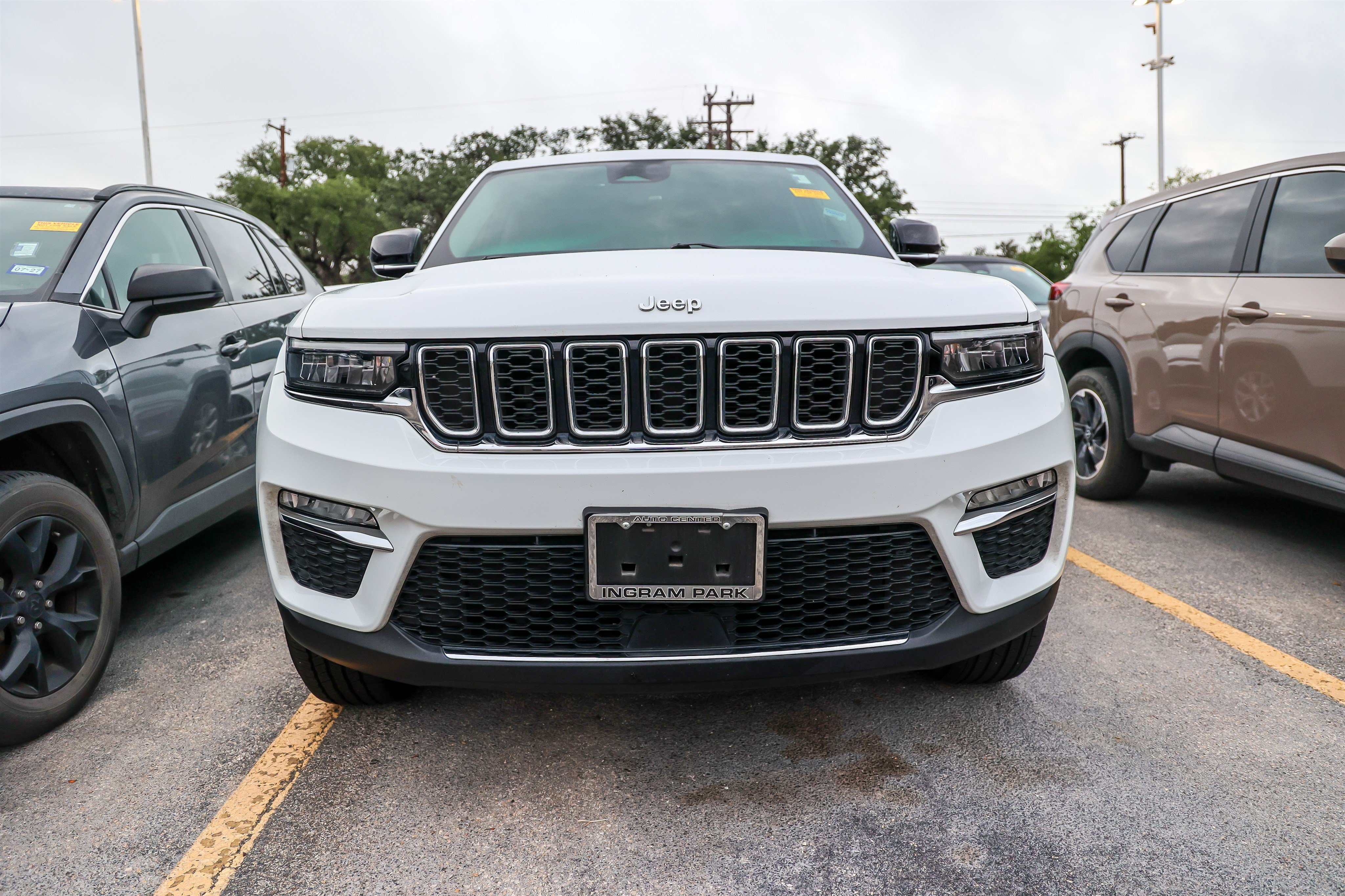 Used 2022 Jeep Grand Cherokee Limited w/ MOPAR Finishing Package RWD image 4