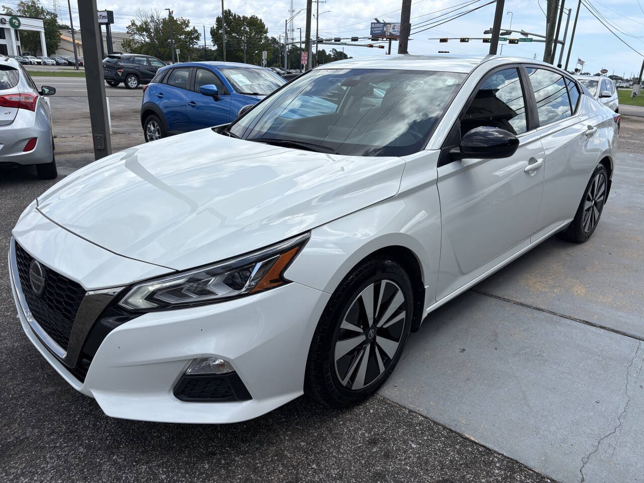 Used 2022 Nissan Altima 2.5 SR FWD image 5