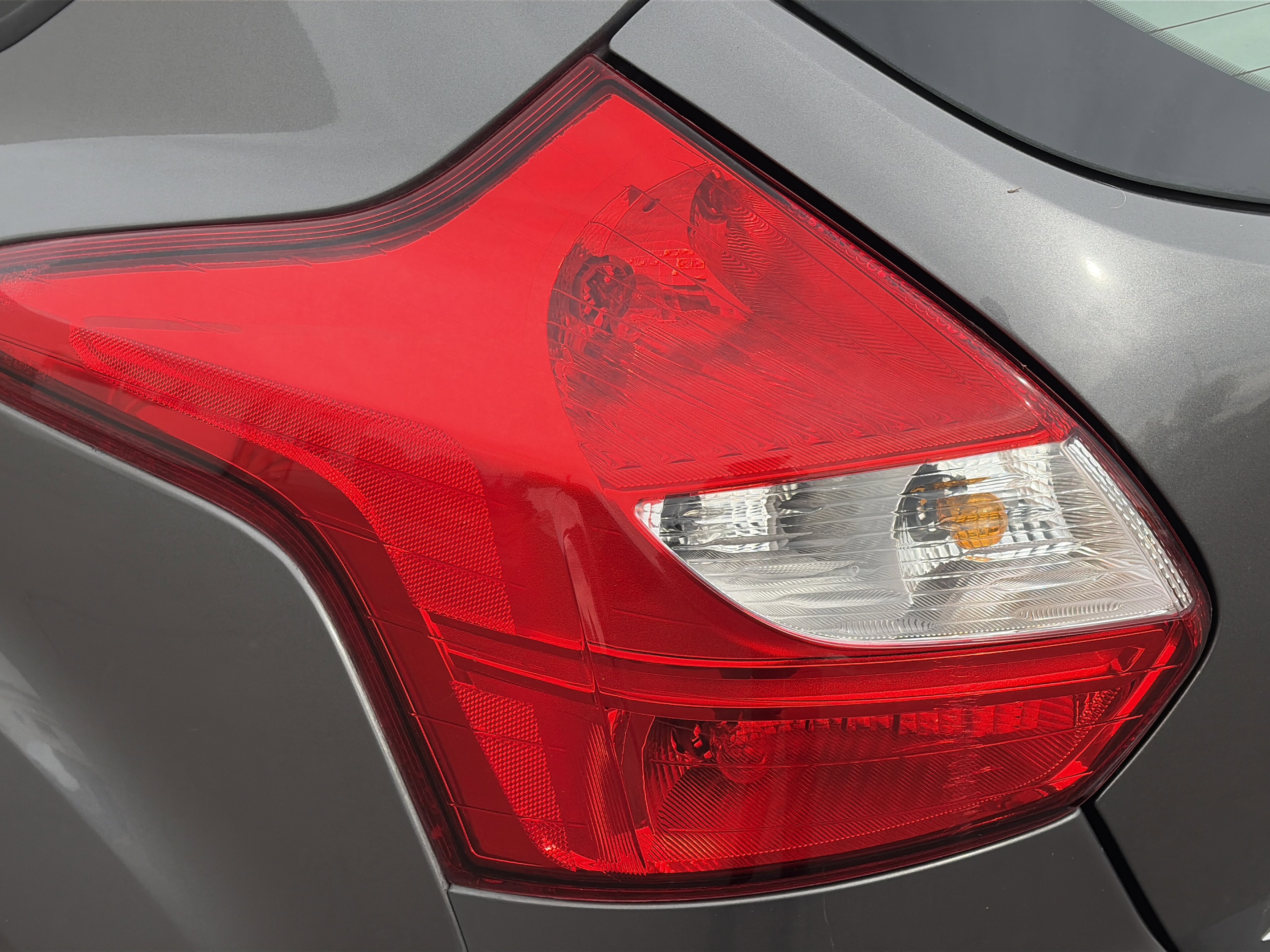 Used 2012 Ford Focus SE image 25