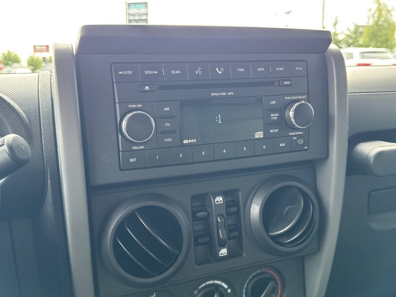 Used 2007 Jeep Wrangler Unlimited Sahara AWD/4WD image 31
