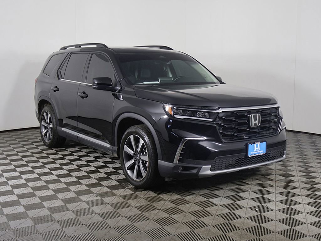 Used 2023 Honda Pilot Touring image 2