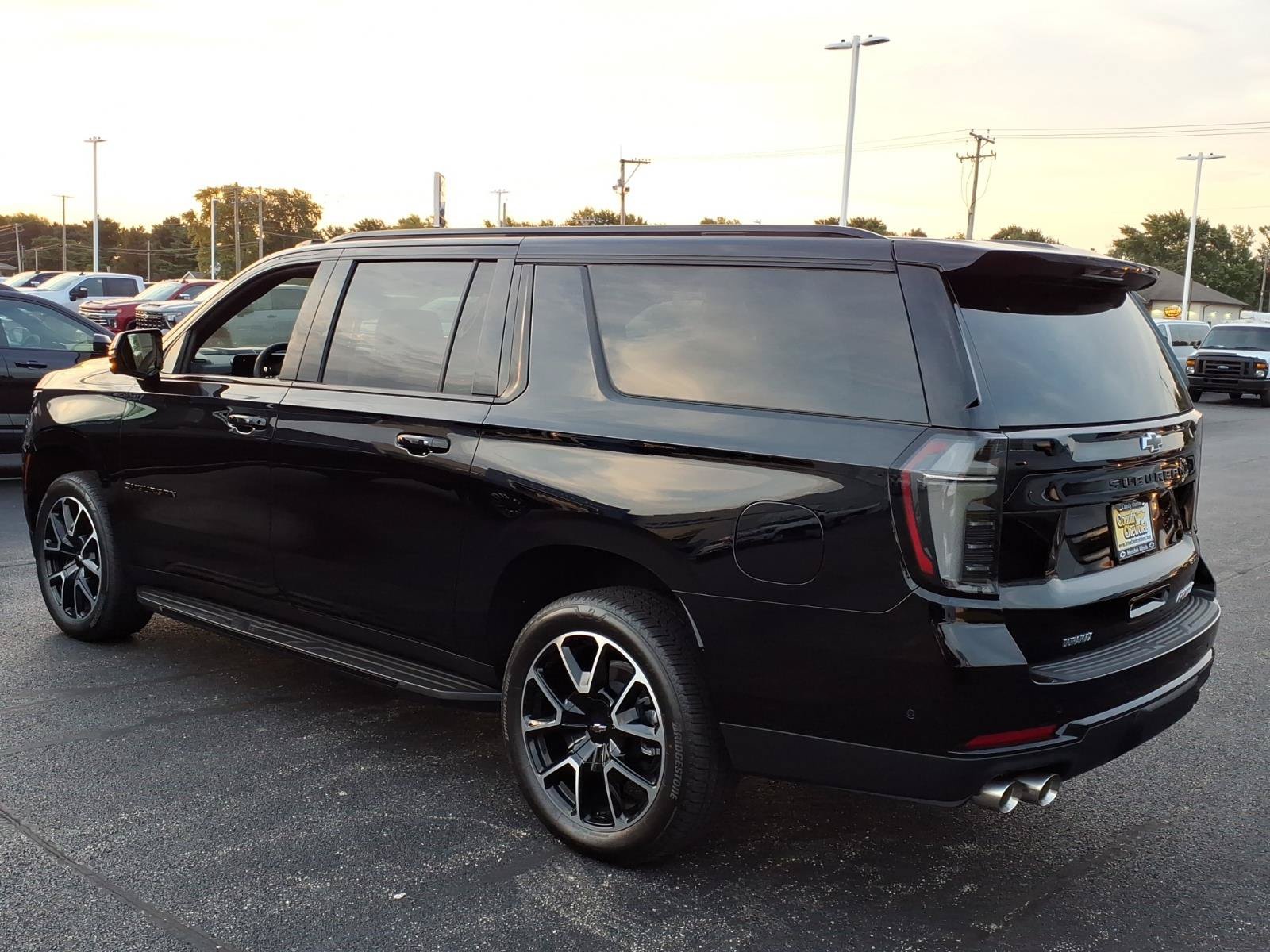 New 2026 Chevrolet Suburban RST w/ Comfort Package AWD/4WD image 3